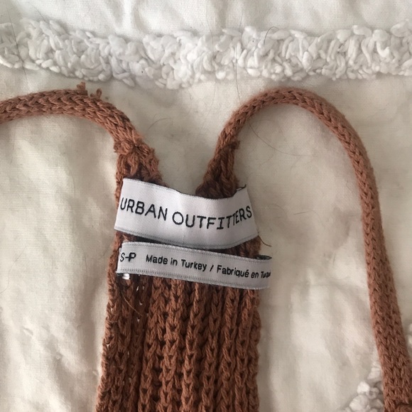 Halter top - Picture 2 of 3